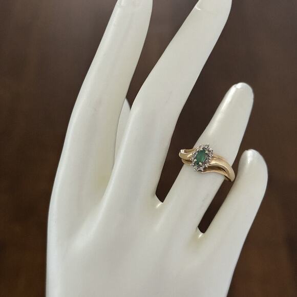 10K Yellow Gold Emerald Marquise & Diamonds Accent Halo Ladies Band Ring Size 6 - Picture 12 of 14